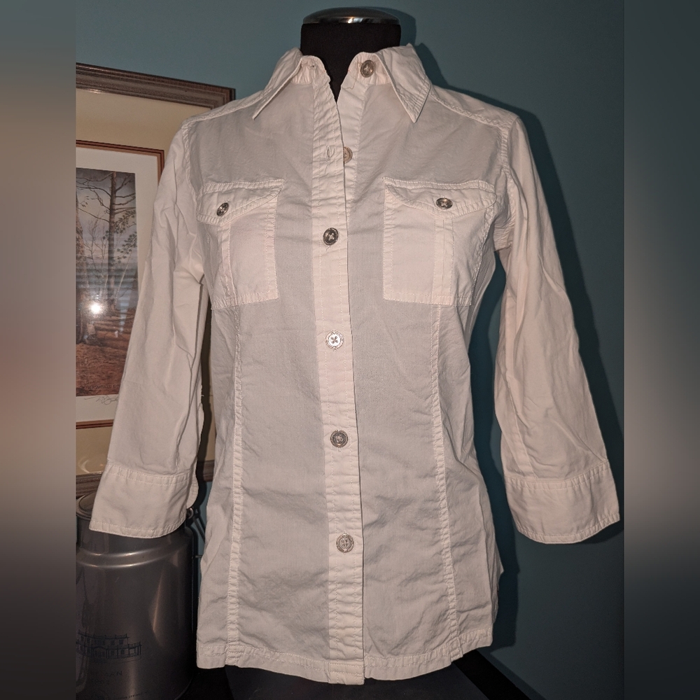 North Face 3/4 Sleeve Cotton Button Down Shirt, White. Size Medium